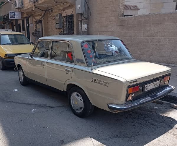 للبيع فيات ١٢٤ خالية القص