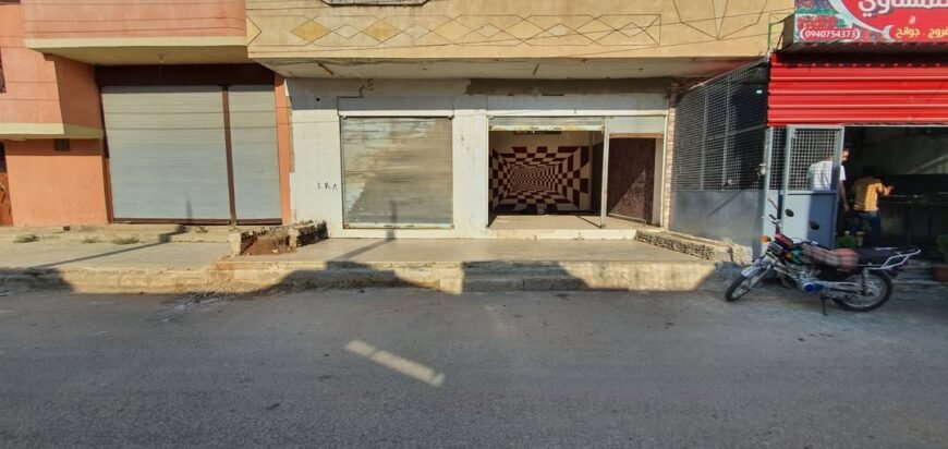 للبيع محلين بداعل بالمنطقى الوسطى بين الشارع الشمالي والنصاني المساحة للمحلين