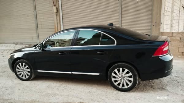VOLVO s80.2012  وارد خليجي الفطيم  خاليه من الحوادث محرك ٢٠٠٠ سي سي تيربو  فتحة سقف