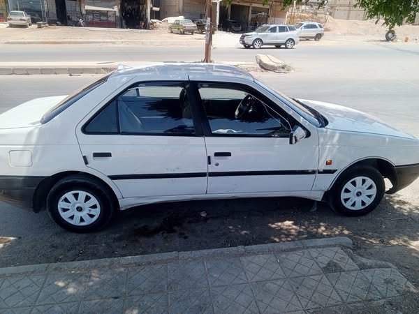 سياره بيجو ( روى ) المعروفه ب 405 سياره خاليه العلام ولا قطعه بويا جاهزه سياره خاليه جوا وبرا وكاله موديل 2008