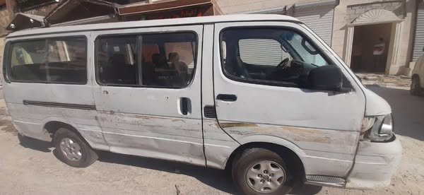 للبيع سرفيس ١٤ راكب فوتون امتياز تويوتا٢٠٠٧ تسجيل ٢٠٠٨ فراغة حلب نظامي بنزين خصوصي  ٤سلندر خالي البخ  سعرو ٥٠٠٠  ٠٩٥٩٢٣٨٨٣٩