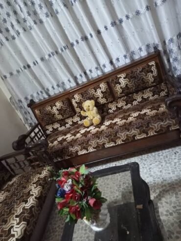 دواويين حمويات عدد تلاته بخ وتنجيد جديد قماش مخمل ضغط سوبر قلب معاكسالسعر ٣مليون وسكره ناعمه0957992124