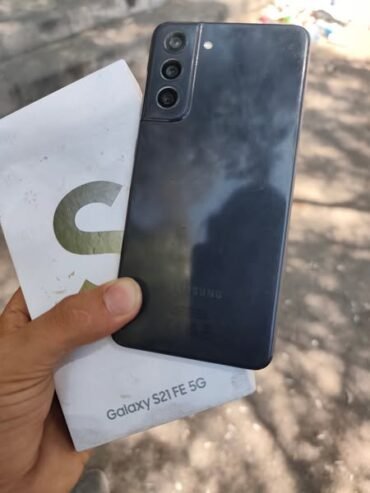 للبيع سامسونج S21FE 5Gمجمرك نضامي مع كرتونة فقطذاكرة 128 رام 8.