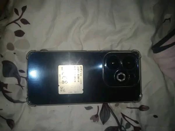 امكفول من الحرام  مو مفكوك مجمرك  Infinix SMART 8 Pro رام 8 ذاكرة 128  بدون كرتونه 0939545451